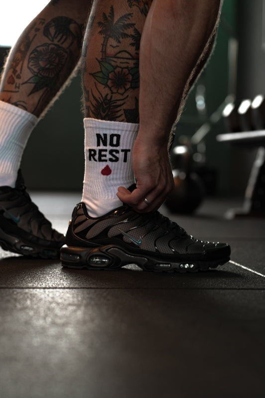 NO REST. NO MERCY. – Performance Socks